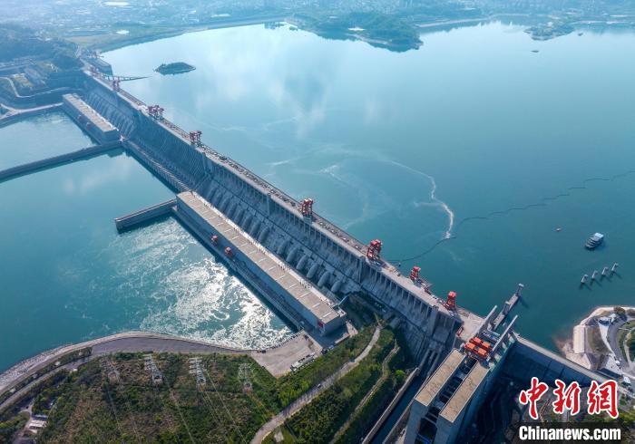 长江上游水库群今年累计向中下游补水380亿立方米|界面新闻 · 快讯