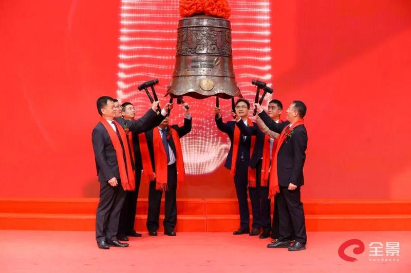 深圳龙华区：推动已在港交所上市的辖区企业按政策规定在深交所上市|界面新闻 · 快讯